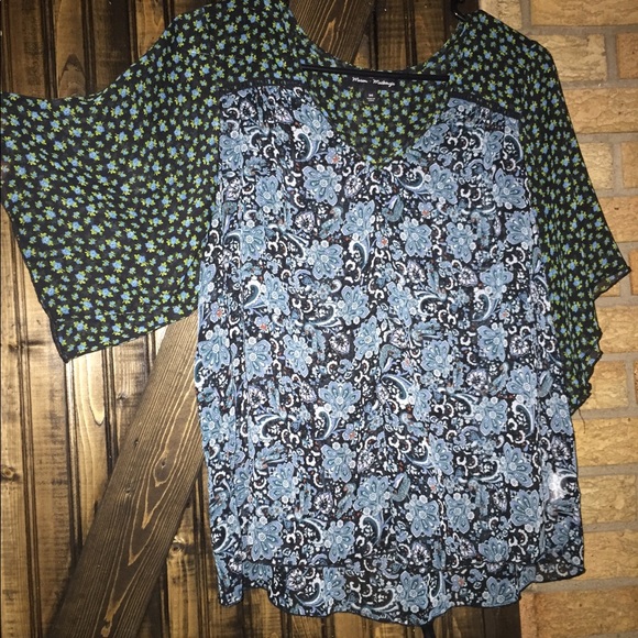 Mason + Mackenzie Top - Picture 3 of 4